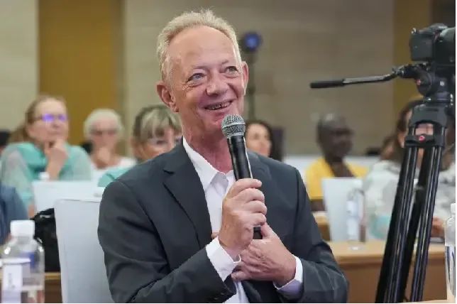 100.jpg