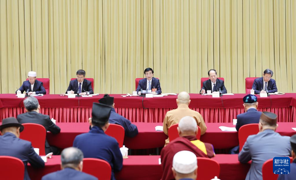 王沪宁参加宗教界委员小组会